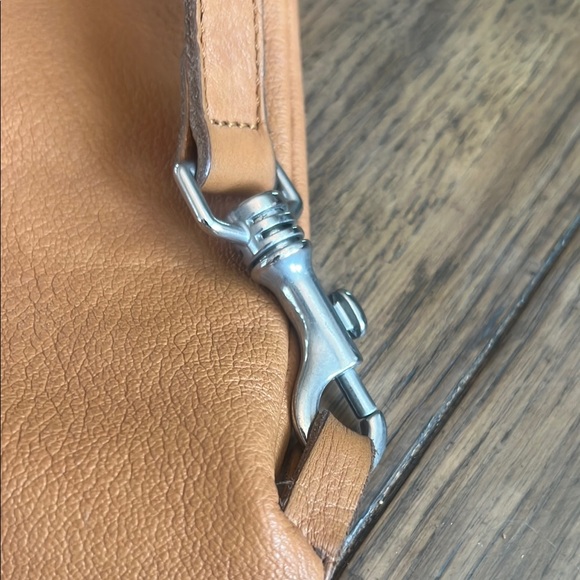 COS Tan Leather Tote with Soft Structure - Picture 4 of 14